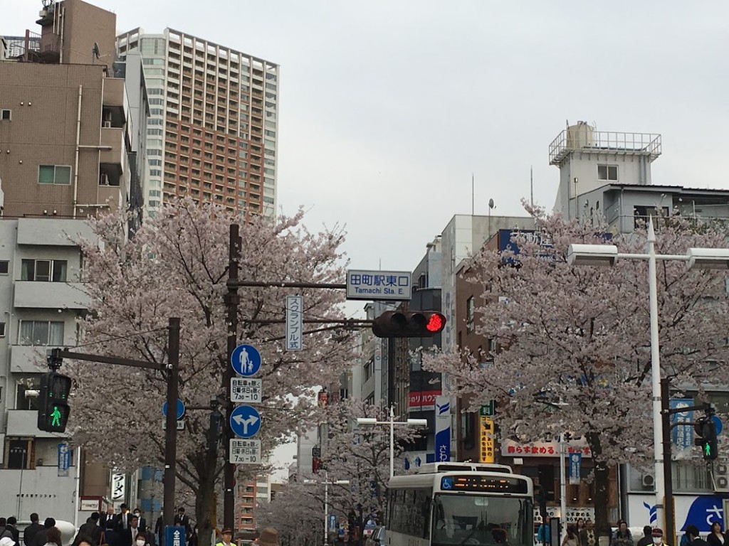 田町東口