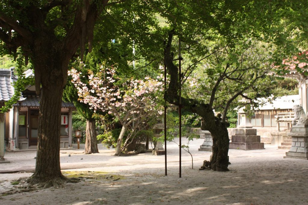 物忌奈命神社