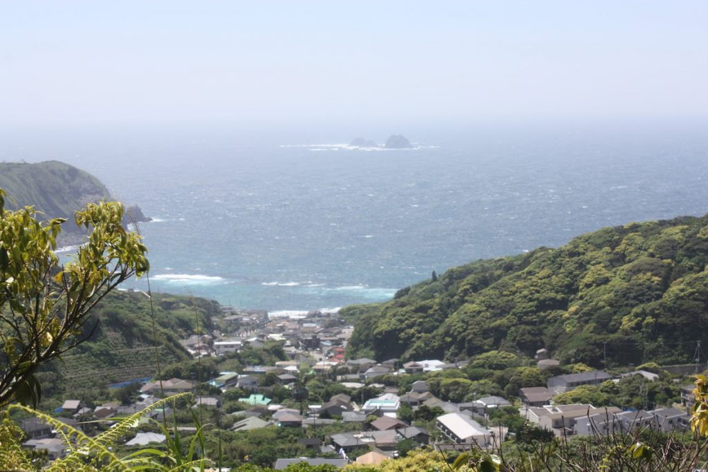 登山口に向かう